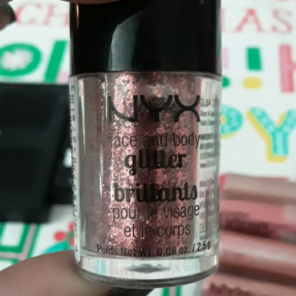 Makeup Bundle - Picture 5 of 5